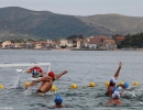 Canottieri Napoli ed Acquachiara accedono alle semifinali del Trofeo "Cilento Costa Blu". Grande successo per la prima giornata del torneo internazionale di pallanuoto a mare nel mare blu del Cilento. 